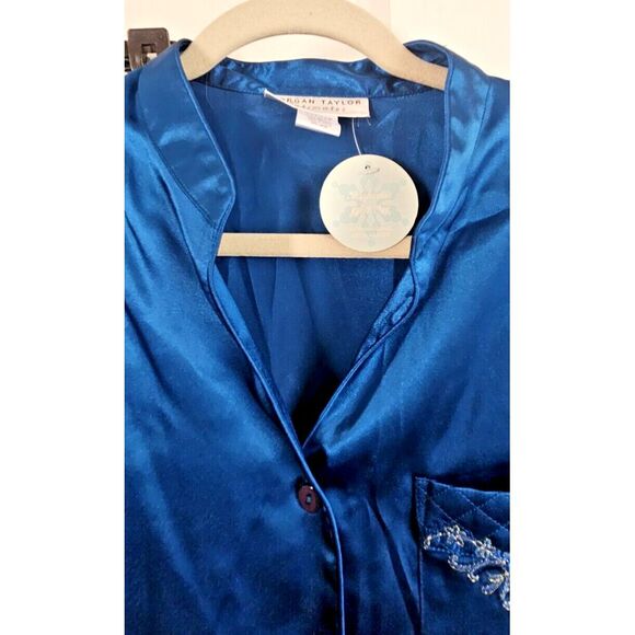 Morgan Taylor Intimates woman Sz M silky satiny blue embroidery 2pcs set of pjs - Picture 3 of 13